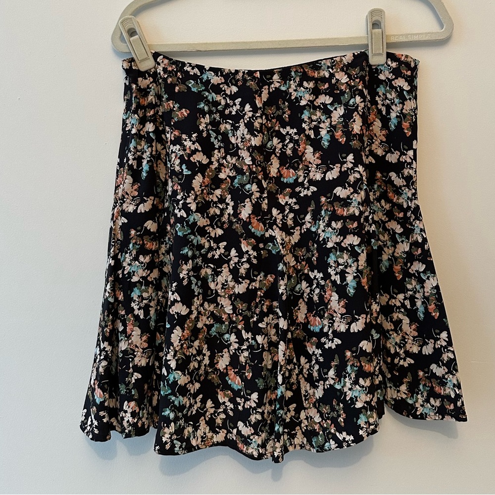Black floral flowy skirt